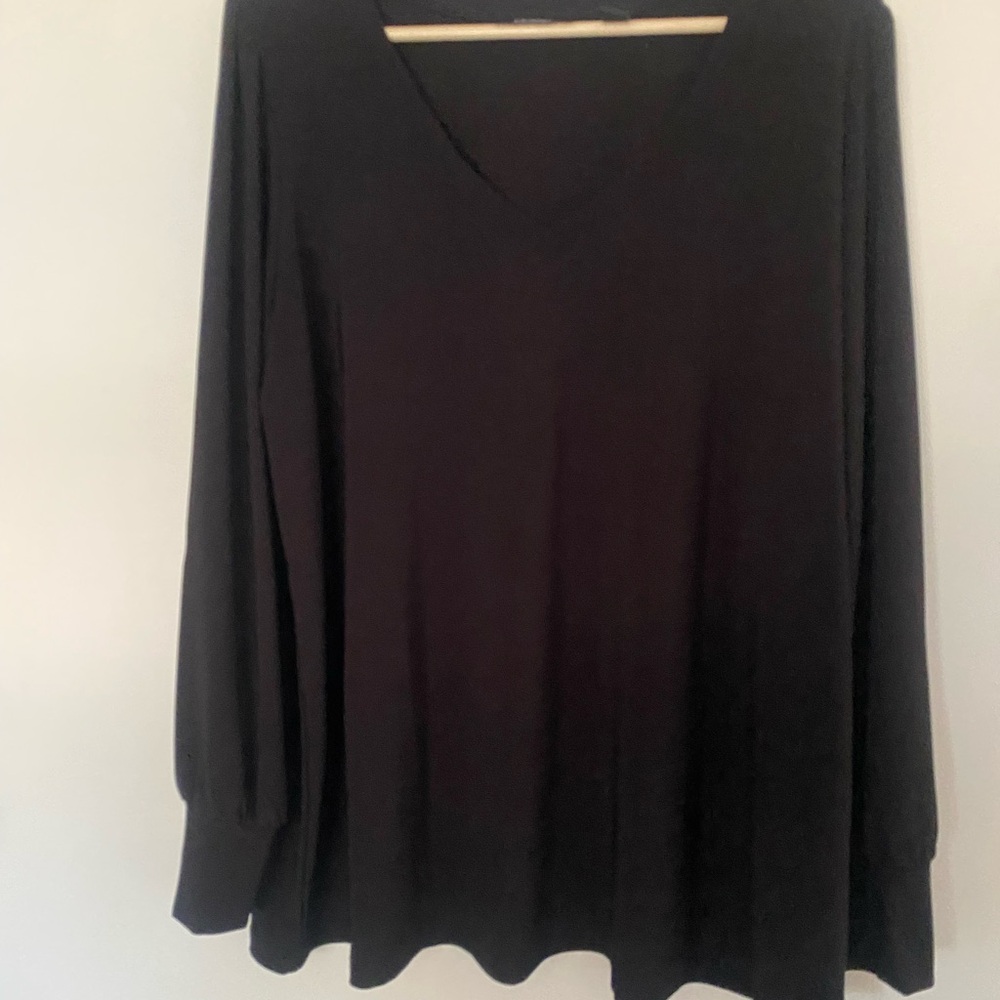 Black V-Neck Long Sleeve Top